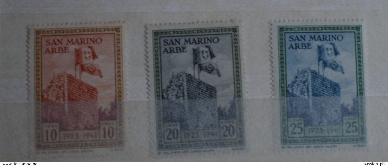 SAINT MARIN  PETIT ENSEMBLE DE TIMBRES NEUFS AVEC OU SANS CHARNIERE EN  TROIS CLASSEURS POIDS 4 K - Lots & Serien