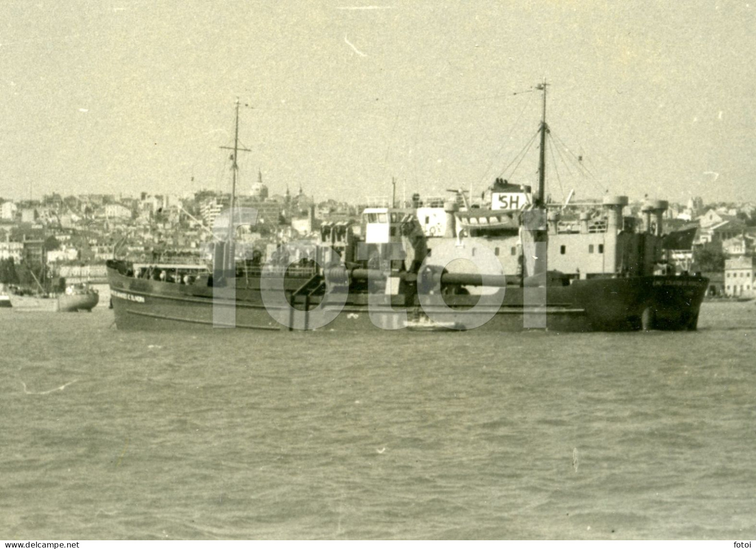 50s ORIGINAL AMATEUR PHOTO FOTO BARCO NAVIO SHIP SH DRAGA ARANTES OLIVEIRA RIO TEJO LISBOA PORTUGAL AT510 - Schiffe