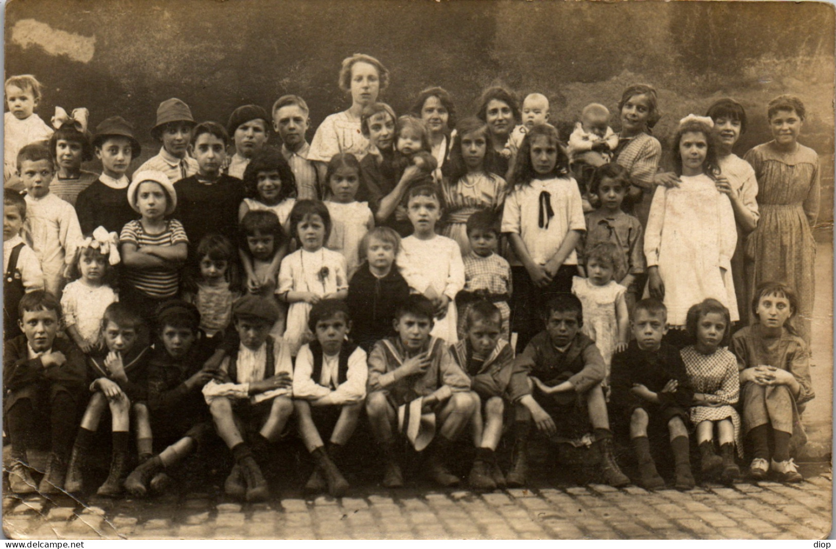 CP Carte Photo D&#039;&eacute;poque Photographie Vintage Enfant Groupe Classe Maitresse - Altri & Non Classificati