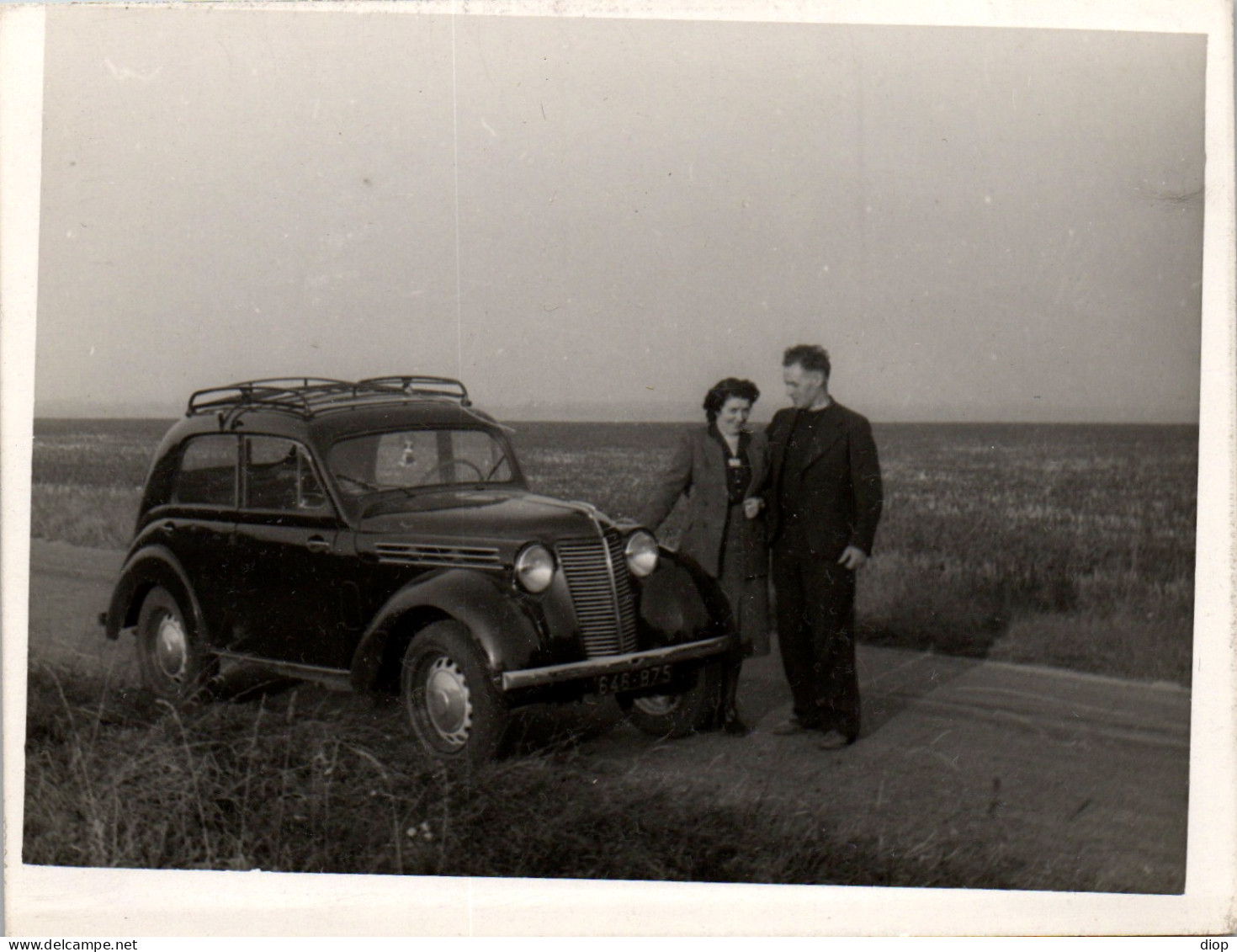 Photographie Photo Vintage Snapshot Amateur Automobile Voiture Auto Couple - Auto's