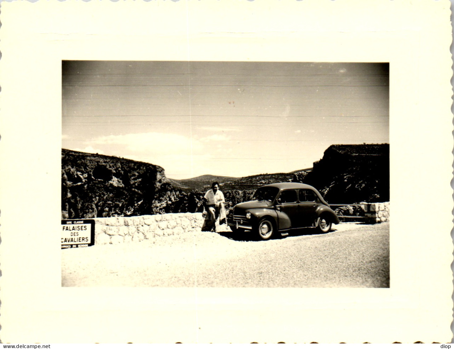 Photographie Photo Vintage Snapshot Amateur Automobile 4 Chevaux Voiture Verdon - Automobile