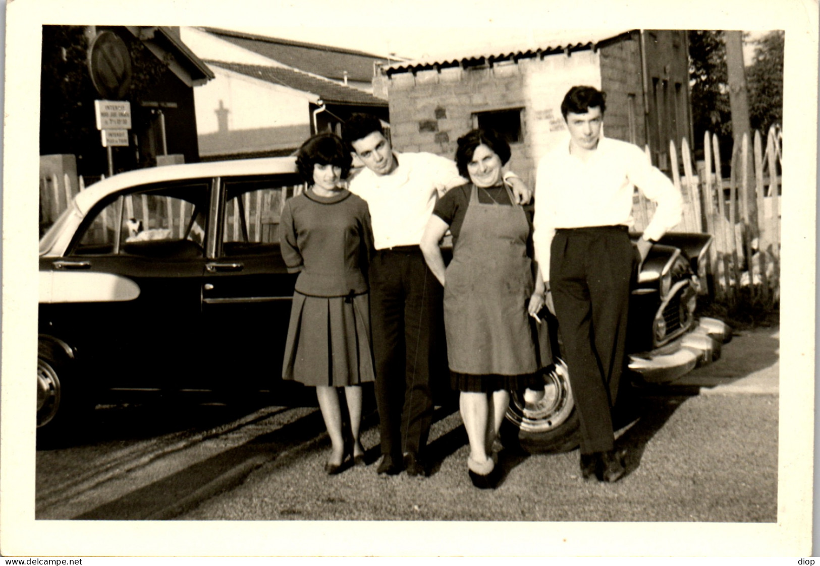 Photographie Photo Vintage Snapshot Amateur Automobile Voiture Auto Groupe  - Automobiles