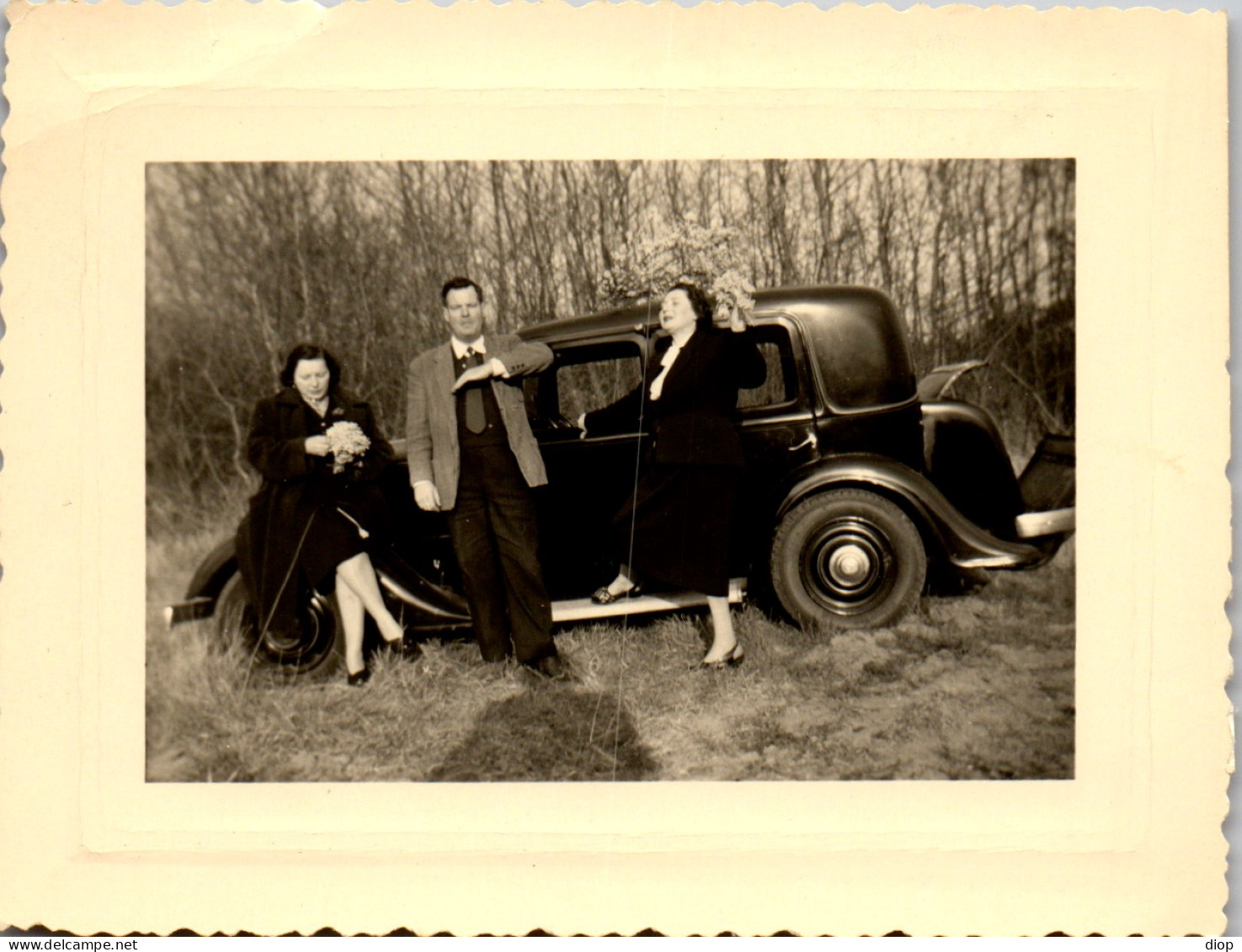 Photographie Photo Vintage Snapshot Amateur Automobile Voiture Trio Dr&ocirc;le - Automobiles