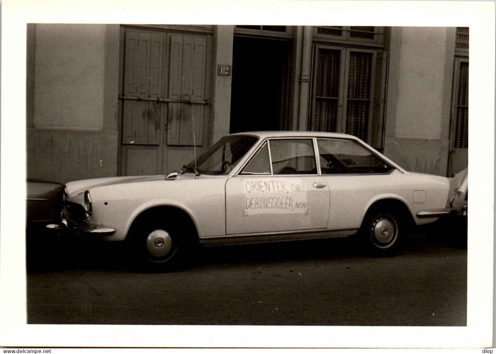 Photographie Photo Vintage Snapshot Amateur Automobile Voiture Auto &agrave; Situer - Automobiles