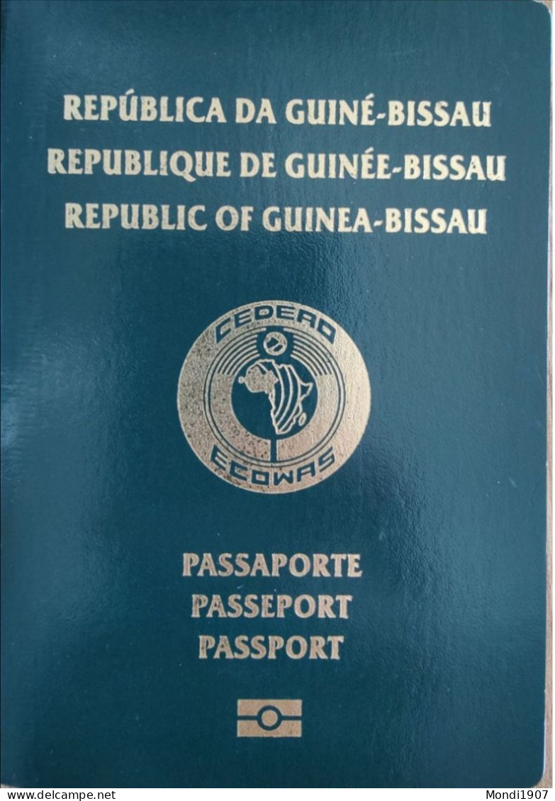 Guinea Bissau Passport In Excellent Condition! Reisepass - Collections