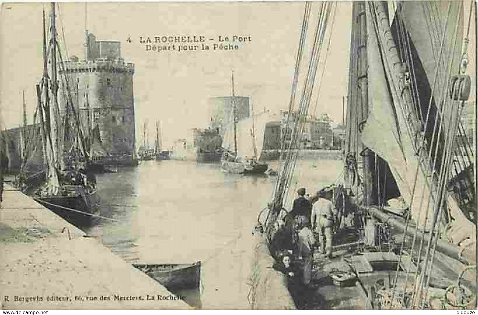 17 - La Rochelle - Le Port - Départ Pour La Peche - Animée - Bateaux - Oblitération Ronde De 1916 - CPA - Voir Scans Rec - La Rochelle