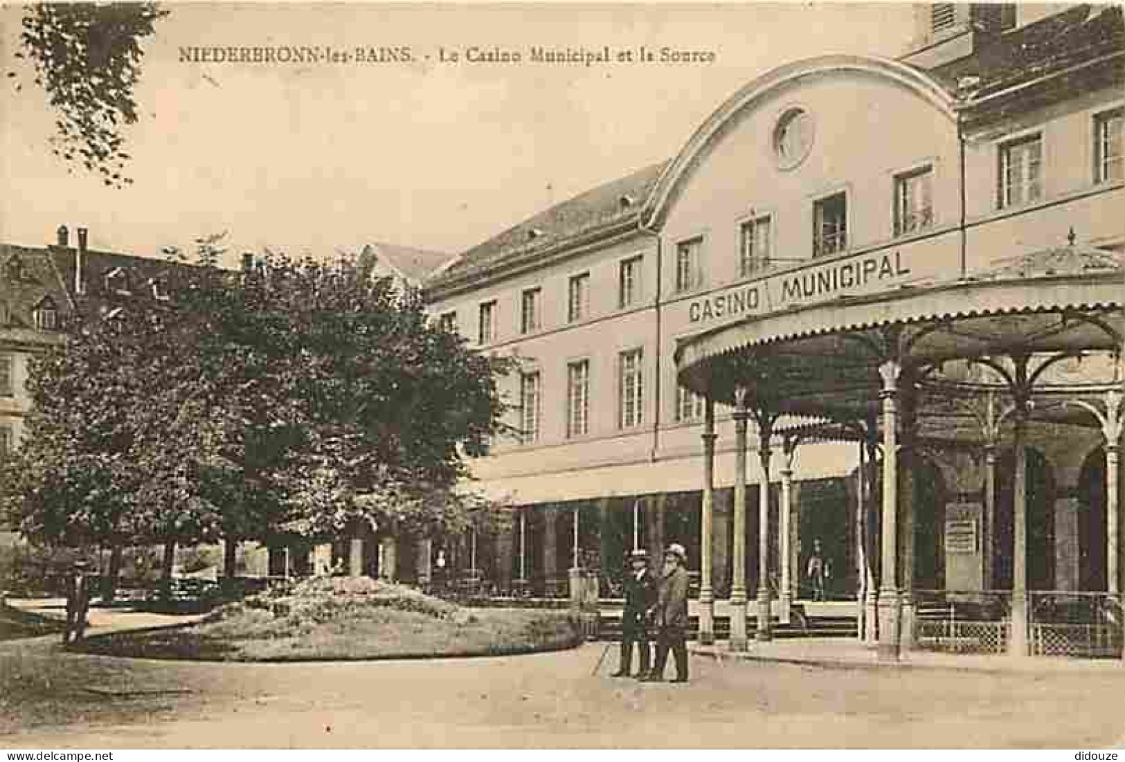 67 - Niederbronn Les Bains - Le Casino Municipal Et La Source - Animée - CPA - Voir Scans Recto-Verso - Niederbronn Les Bains