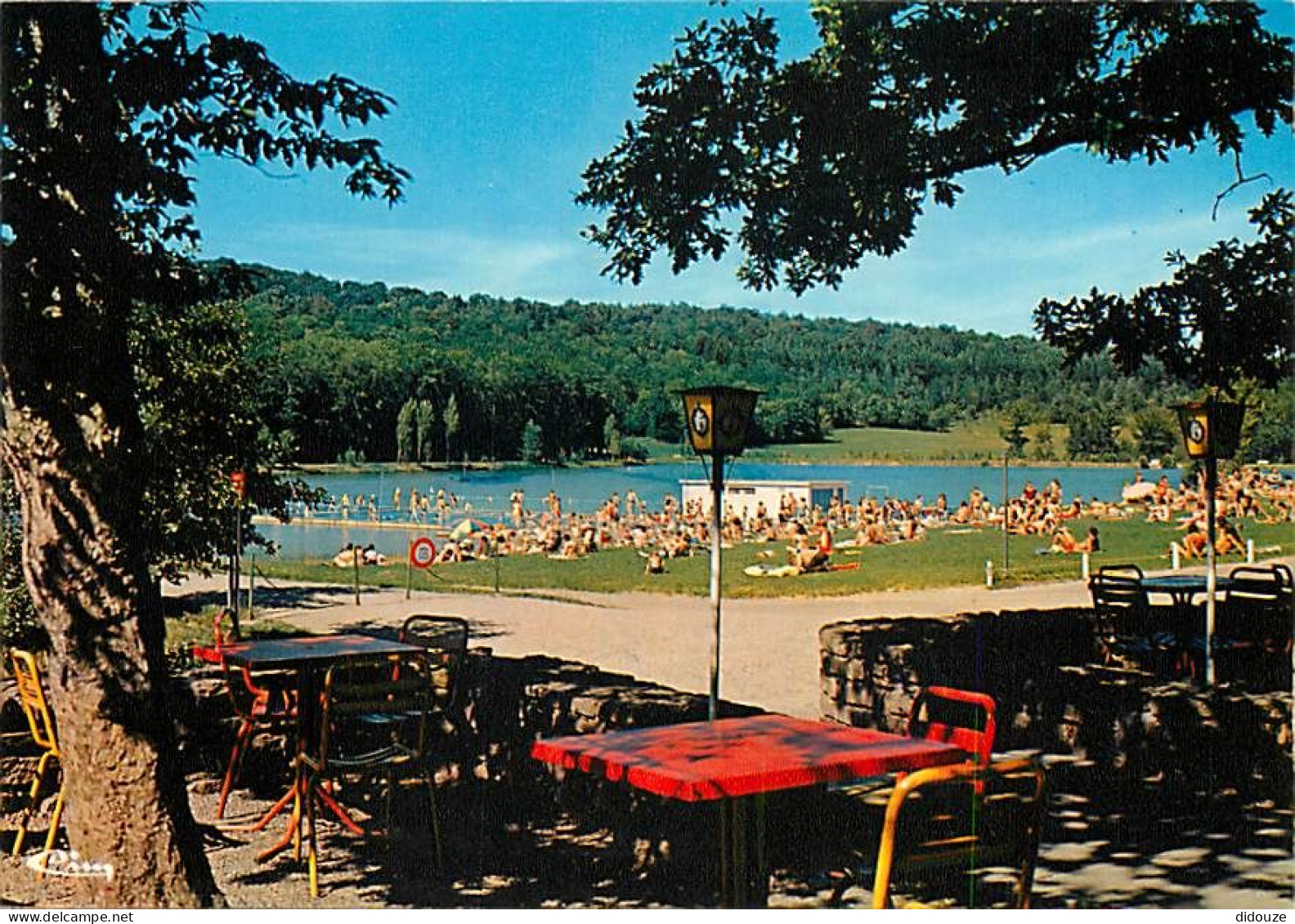 88 - Contréxeville - Centre Hydrominéral De Cure Et De Détente - Plage Et Piscine (Lac De Contrexéville) - Carte Neuve - - Contrexeville