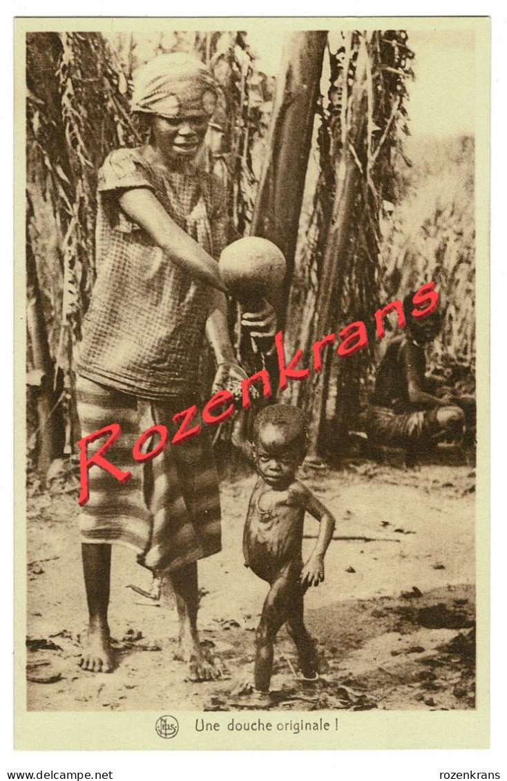 Belgisch Congo Belge Une Douche Originale Enfant Africain Child Ethnic Ethnique Native Indigène - Belgisch-Congo