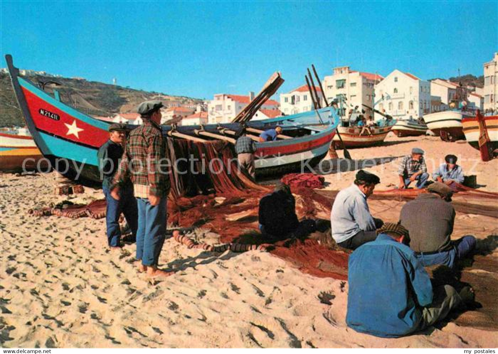 72616470 Nazare_Portugal Vida Do Mar Fischer Im Hafen - Autres & Non Classés