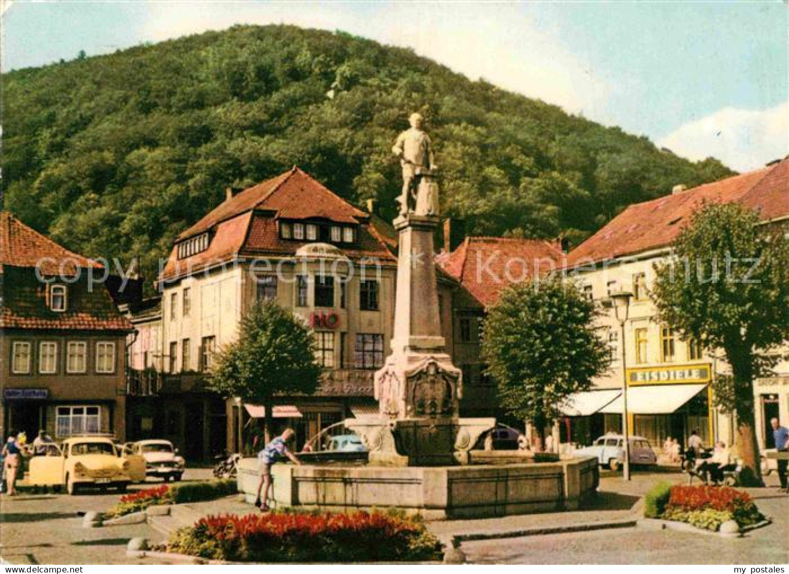 72616299 Suhl Thueringer Wald Waffenschmiede Denkmal Blick Zum Domberg Suhl - Suhl