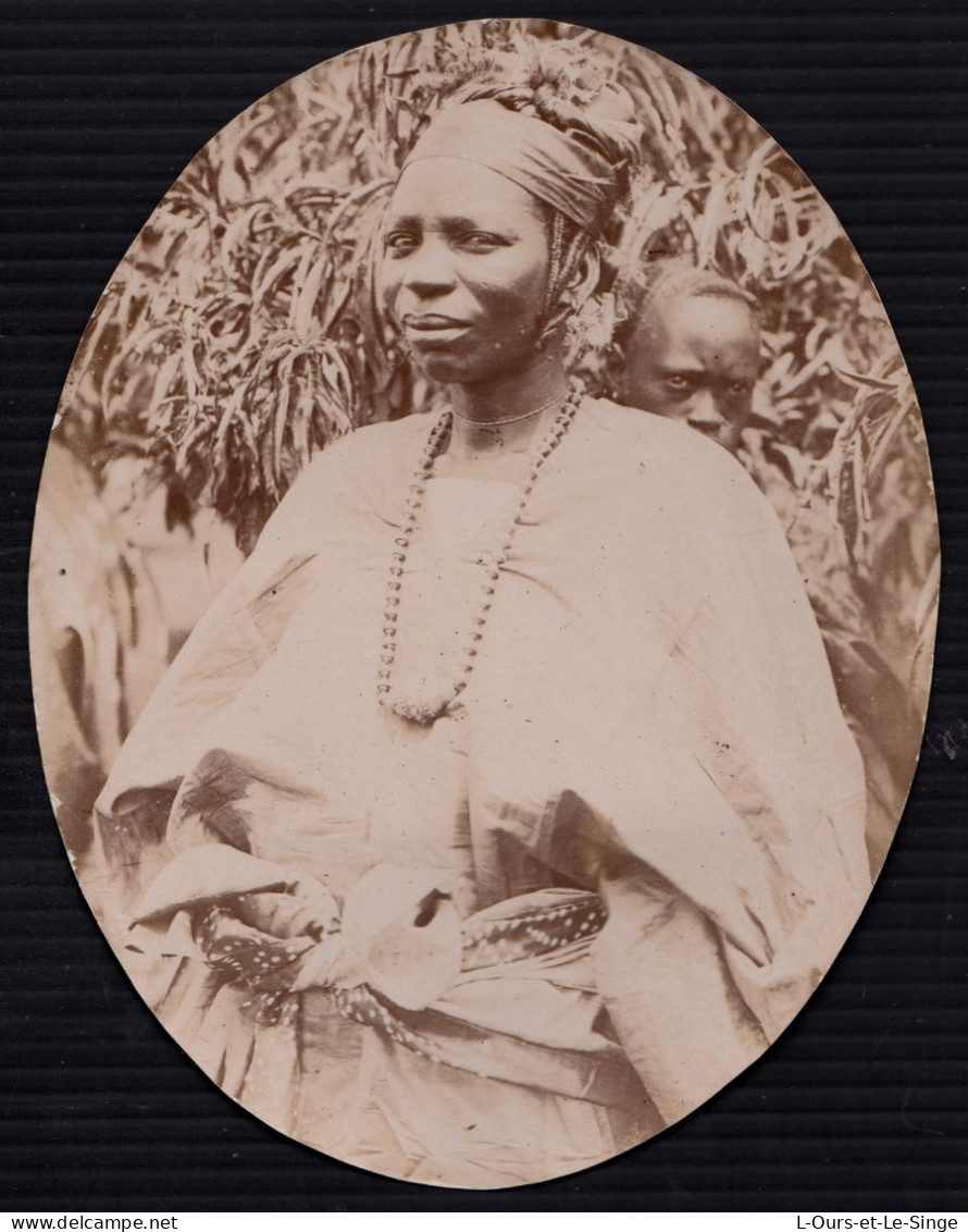 Femme Sénégalaise à Madagascar (épouse D'un Tirailleur) En Médaillon Photo (14 X 11) - Madagascar