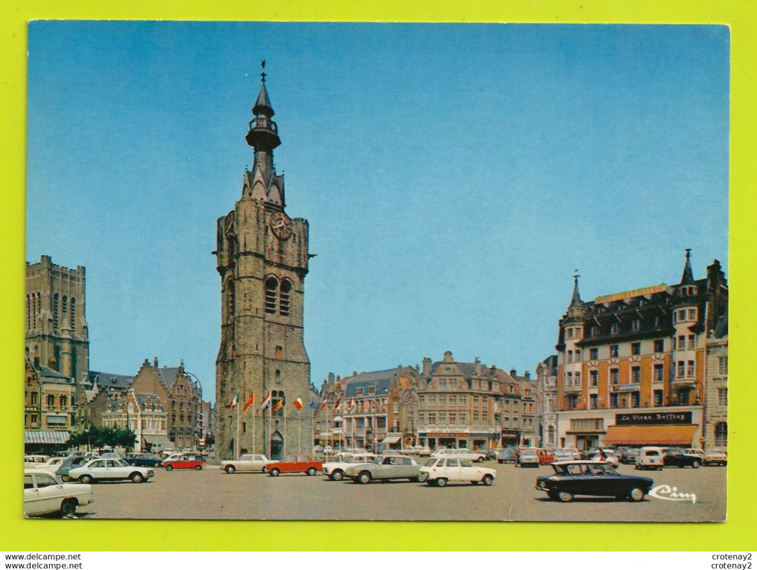 62 BETHUNE Place Du Beffroi 1986 Citroën DS Ami 6 2CV Peugeot 404 504 Hôtel Du Vieux Beffroi Renault 4L Camionnette - Bethune