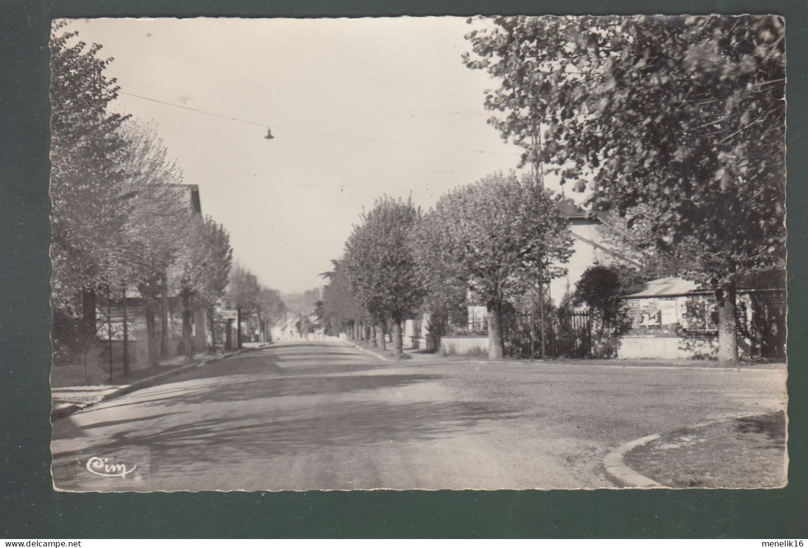 CP - 41 - Montoire-sur-le-Loir - Avenue Gambetta - Montoire-sur-le-Loir