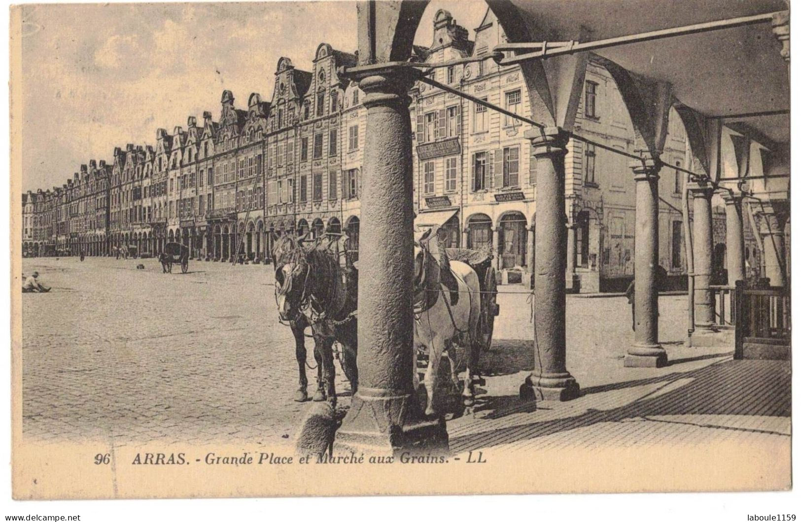 62 PAS DE CALAIS ARRAS - GRANDE PLACE ET MARCHE AUX GRAINS - CIRCULEE VERS LILLE EN 1924 - Arras