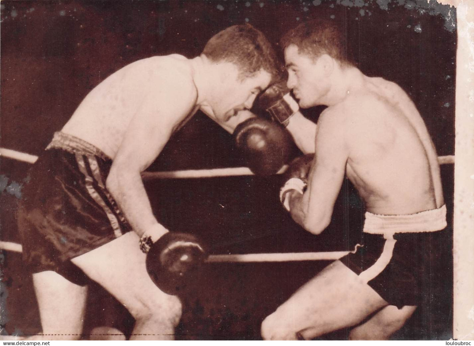 BOXE 10/1960  VICTOIRE DE ALPHONSE HALIMI CONTRE GILROY  A LONDRES  PHOTO 18 X 13 CM - Sports