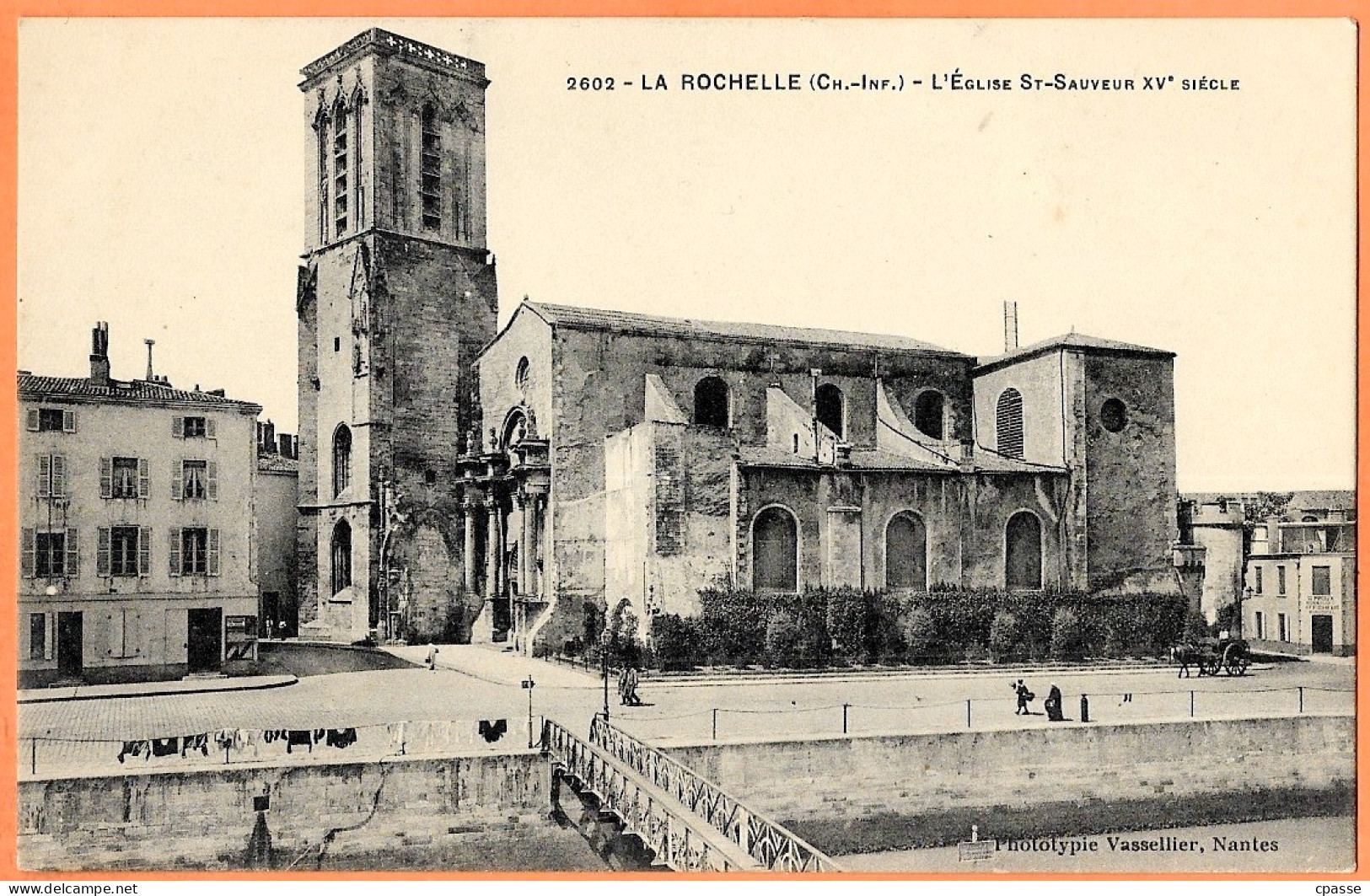 CPA 17 LA ROCHELLE - L'Eglise Saint-Sauveur XVe Siècle (et Séchage Du Linge...) ° Vassellier N° 2602 * St - La Rochelle