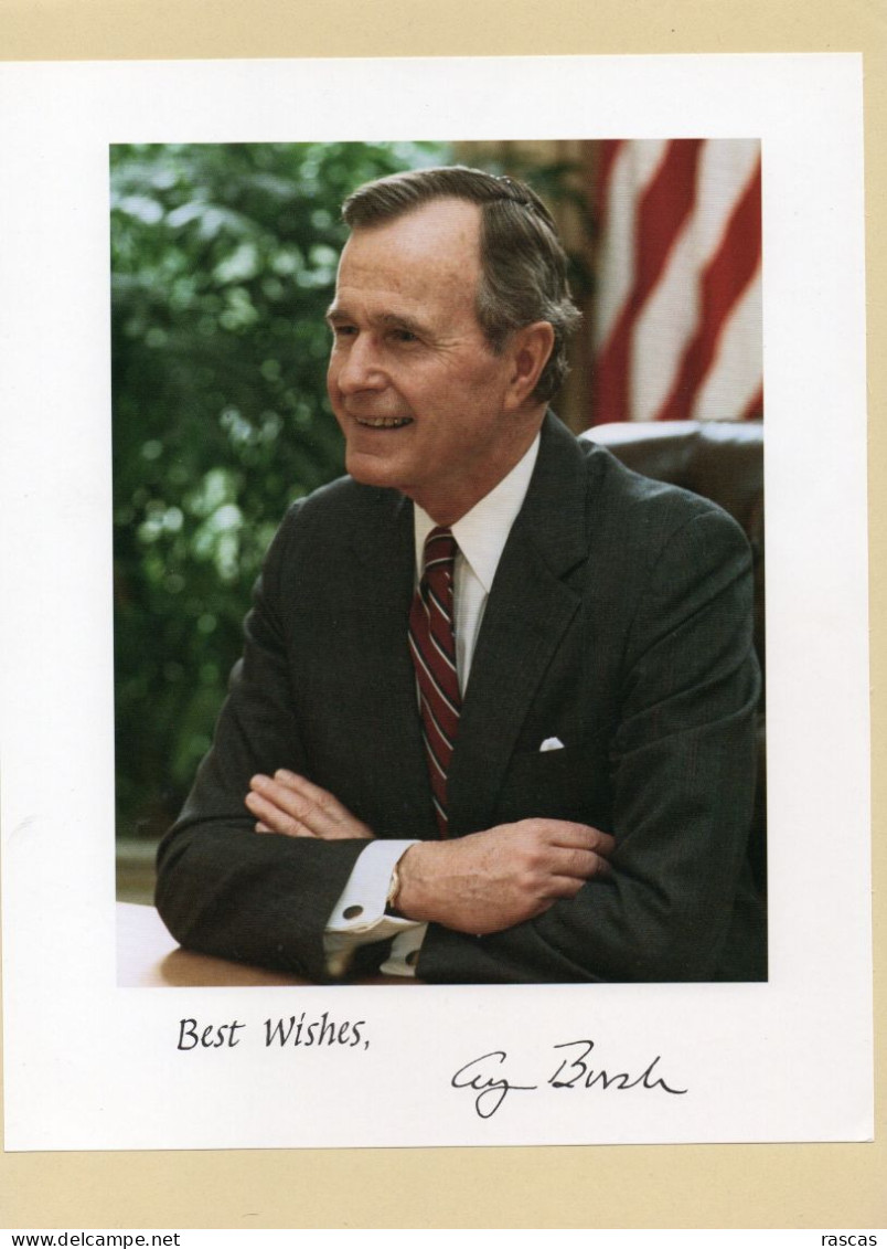 PHOTO GRAND FORMAT - ENV 1 - POLITIQUE - USA - ETATS UNIS - PHOTO DECIDACEE DU PRESIDENT AMERICAIN GEORGE H. W. BUSH - Gehandtekende Foto's