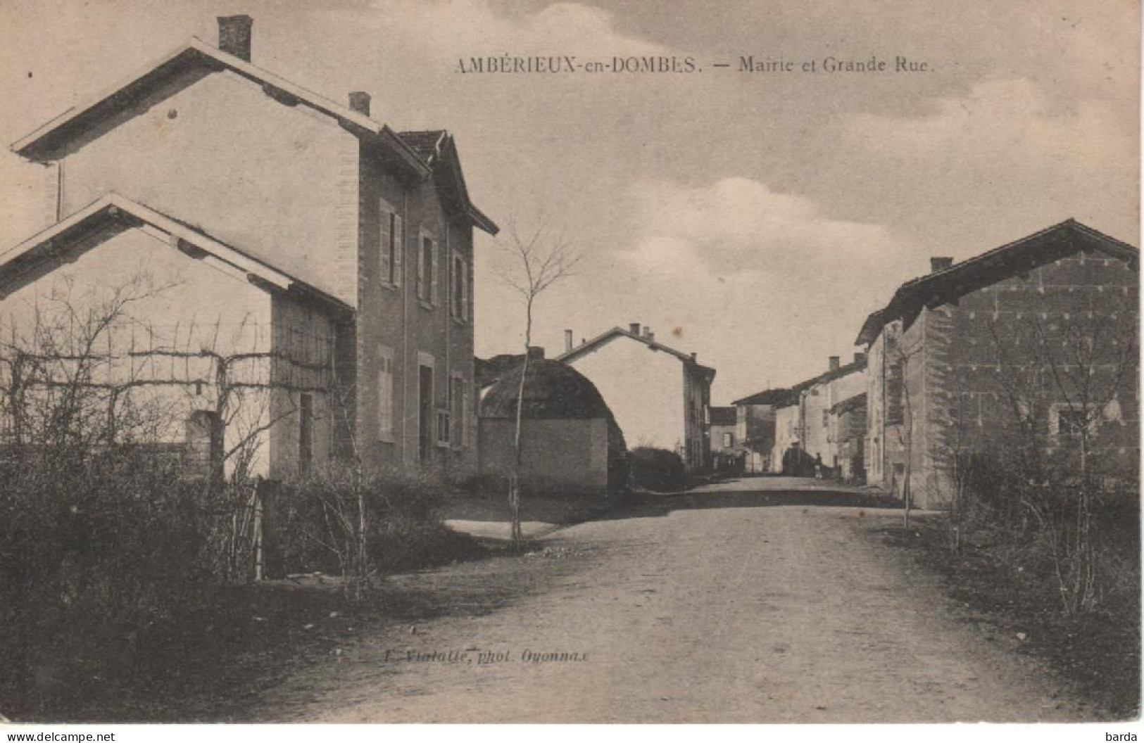 Ambérieux-en-Dombes – Mairie Et Grande Rue - Non Classés