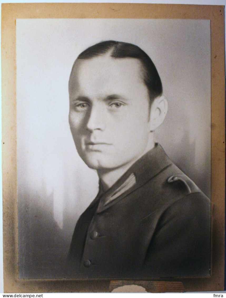 Grande Photo 20,5 X 26,5 Cm – Portrait D’un Militaire (?) à Identifier /GP53 - Non Classés