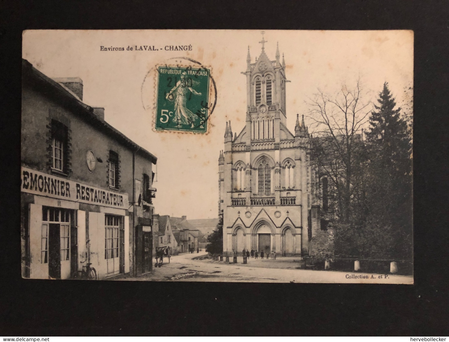 Changé - L'église Et La Rue Principale  - 53 - Autres & Non Classés