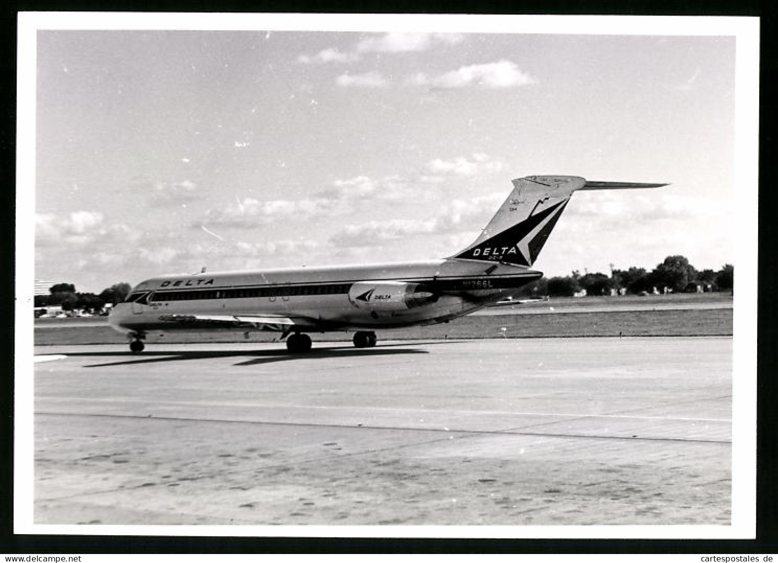 Fotografie Flugzeug Douglas DC-9, Passagierflugzeug Der Delta Airlines, Kennung N1266L  - Aviation