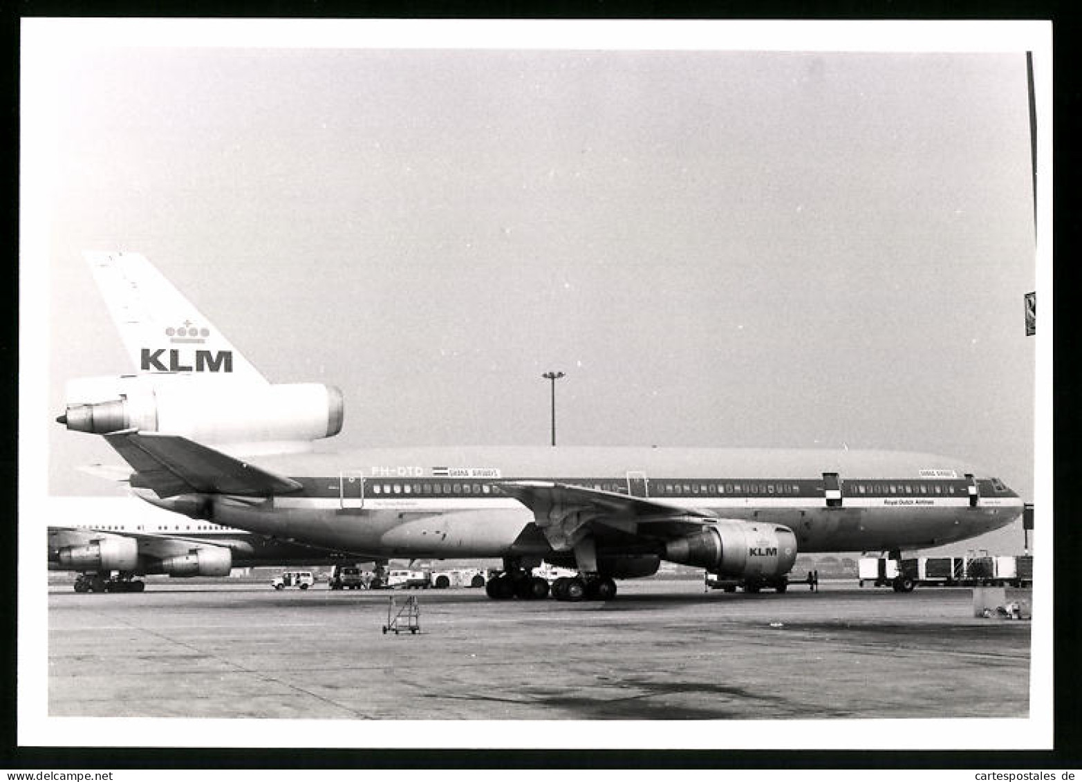 Fotografie Flugzeug Douglas DC-10, Passagierflugzeugder KLM, Kennung PH-DTD  - Luftfahrt