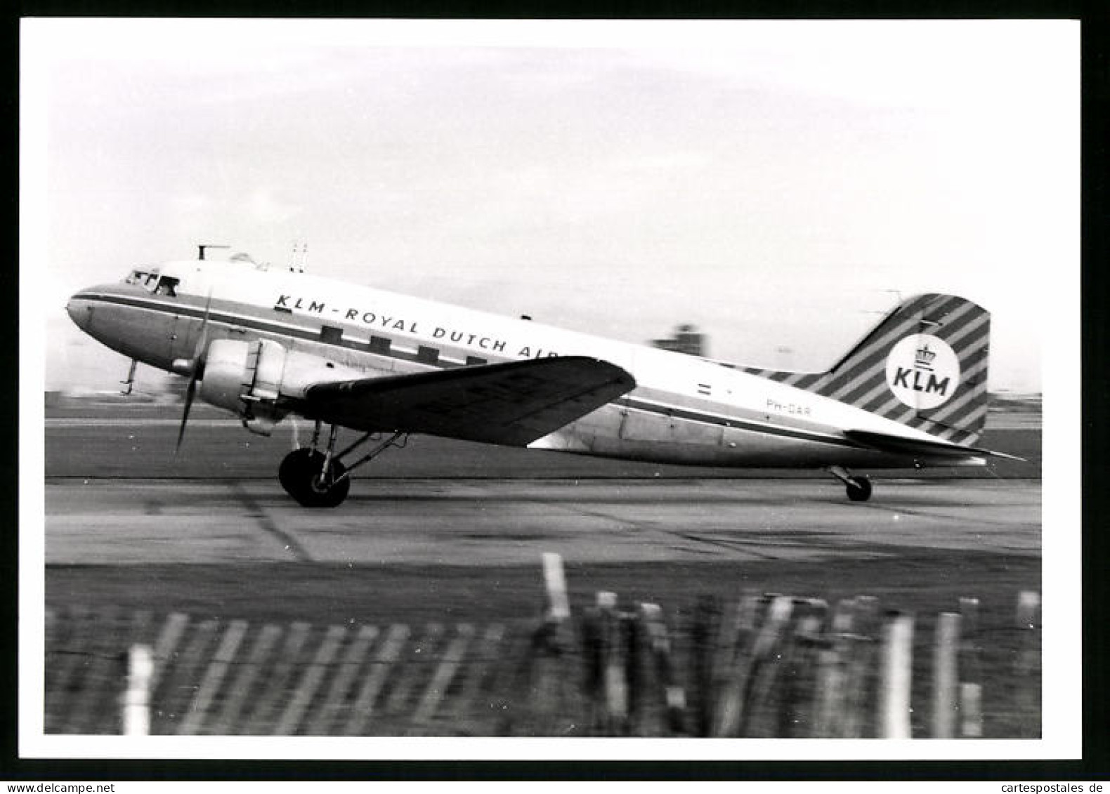 Fotografie Flugzeug Douglas DC-3, Passagierflugzeug Der KLM, Kennung PH-DAR  - Aviation