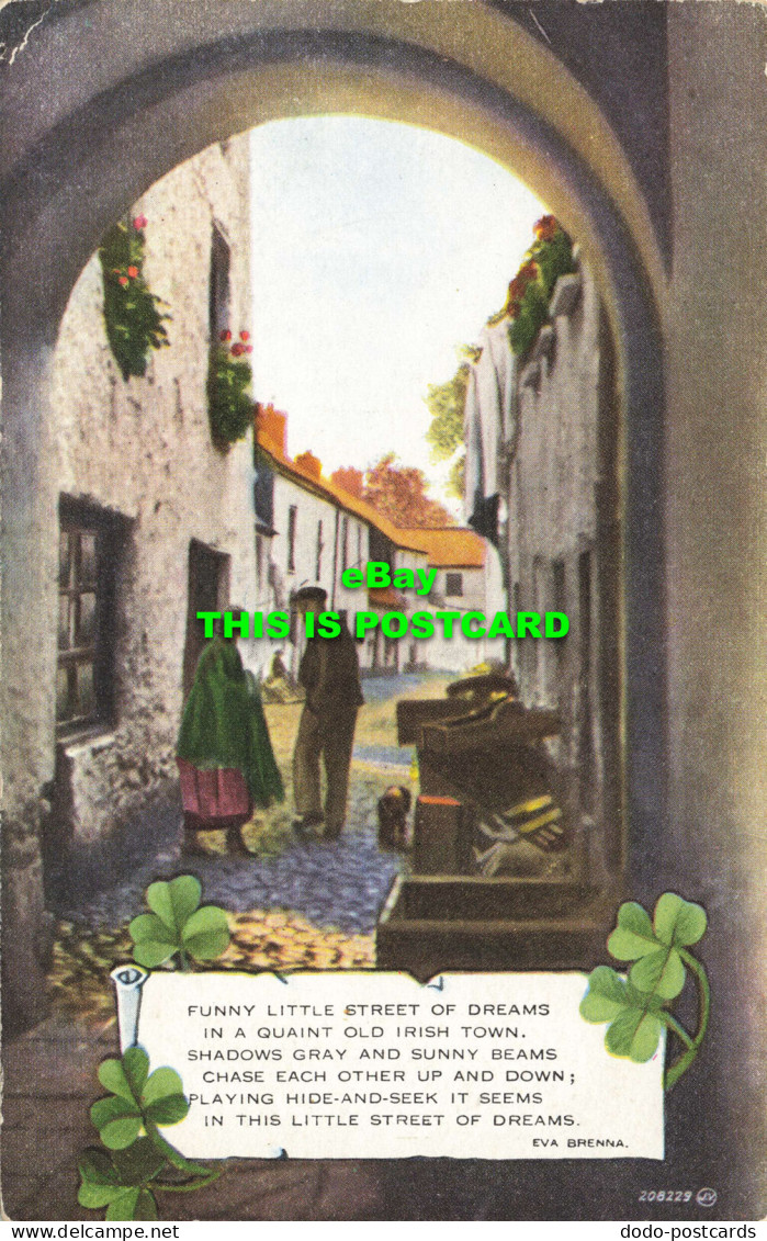 R584028 Funny Little Street Of Dreams In A Quaint Old Irish Town. Valentine. Val - Welt