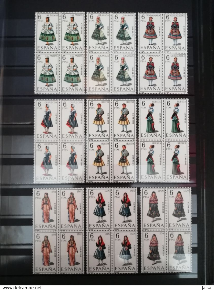 ESPAÑA. Trajes Típicos Españoles (53 Valores En Bloque De Cuatro Sellos) - Unused Stamps