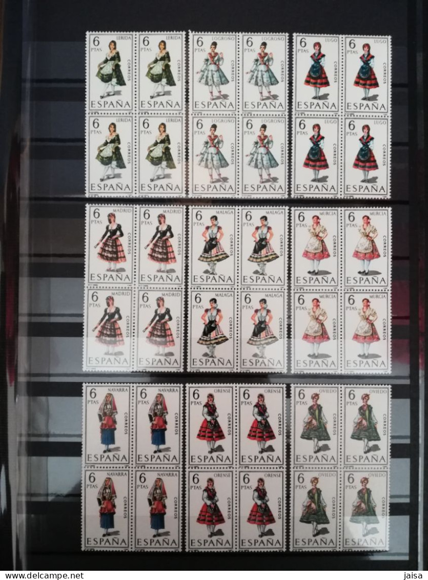 ESPAÑA. Trajes Típicos Españoles (53 Valores En Bloque De Cuatro Sellos) - Unused Stamps