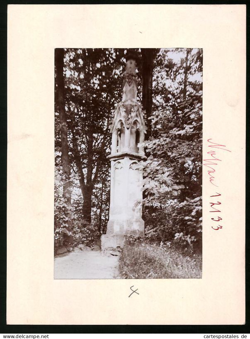 Fotografie Brück & Sohn Meissen, Ansicht Altzella, Partie An Einer Betsäule Im Kloster Altzella  - Lieux