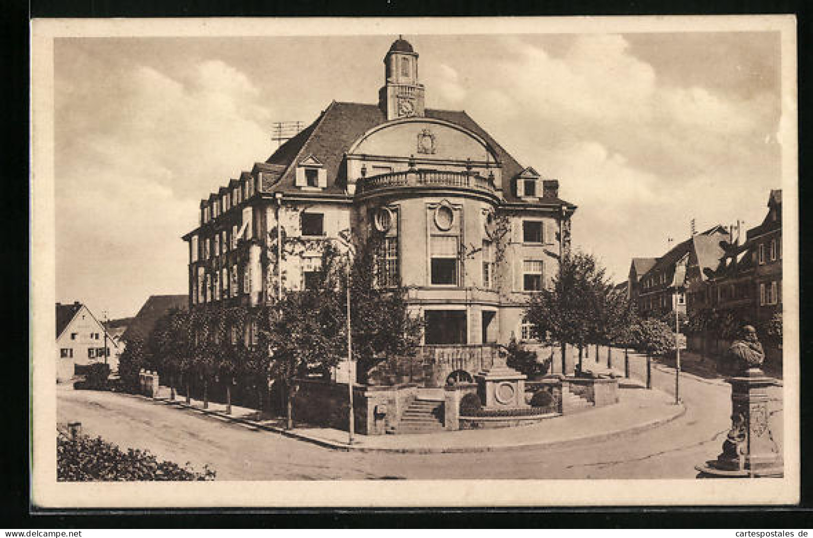 AK Donaueschingen, Strassenpartie Mit Rathaus  - Donaueschingen