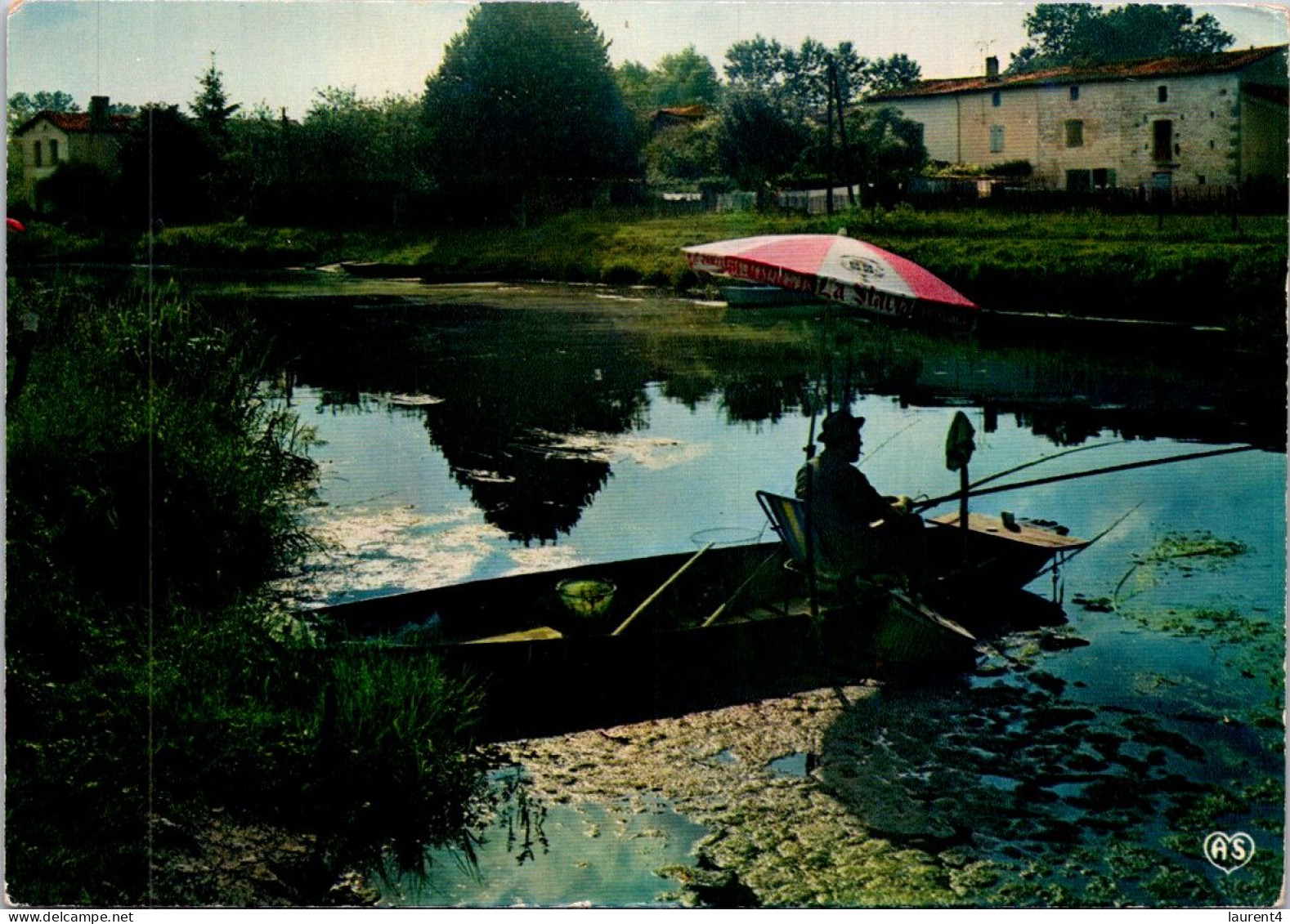 18-5-2024 (5 Z 26) France - Venise Verte - Fishing (code Postal 1972 Stamp) - Pesca