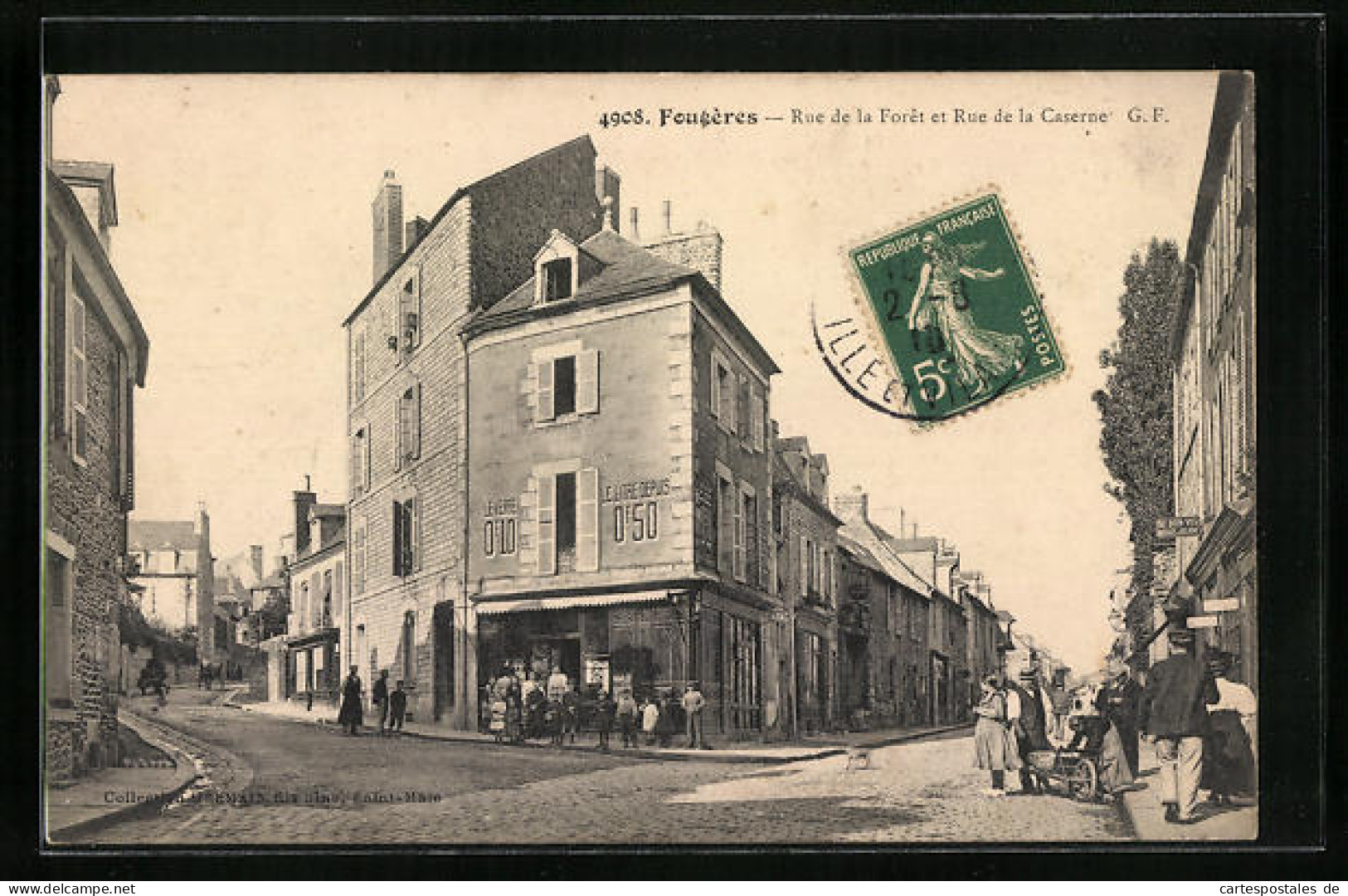 CPA Fougeres, Rue De La Foret Et Rue De La Caserne  - Fougeres