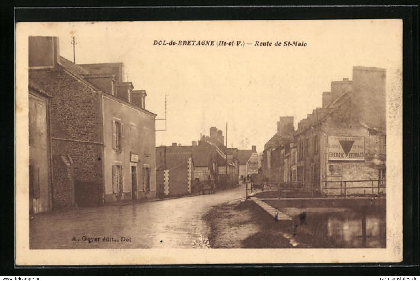 CPA Dol-de-Bretagne, Route De St. Malo  - Saint Malo