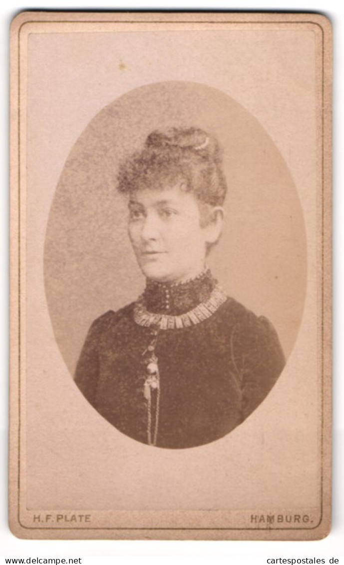 Fotografie H. F. Plate, Hamburg, Gr. Bleichen 46, Junge Dame Mit Hochsteckfrisur  - Anonymous Persons