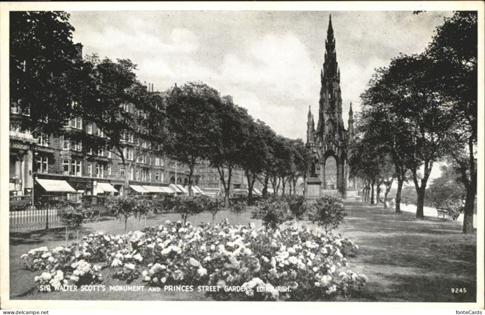 11250316 Edinburgh Princes Street Gardens
Sir Walter Scotts Monument Edinburgh - Andere & Zonder Classificatie