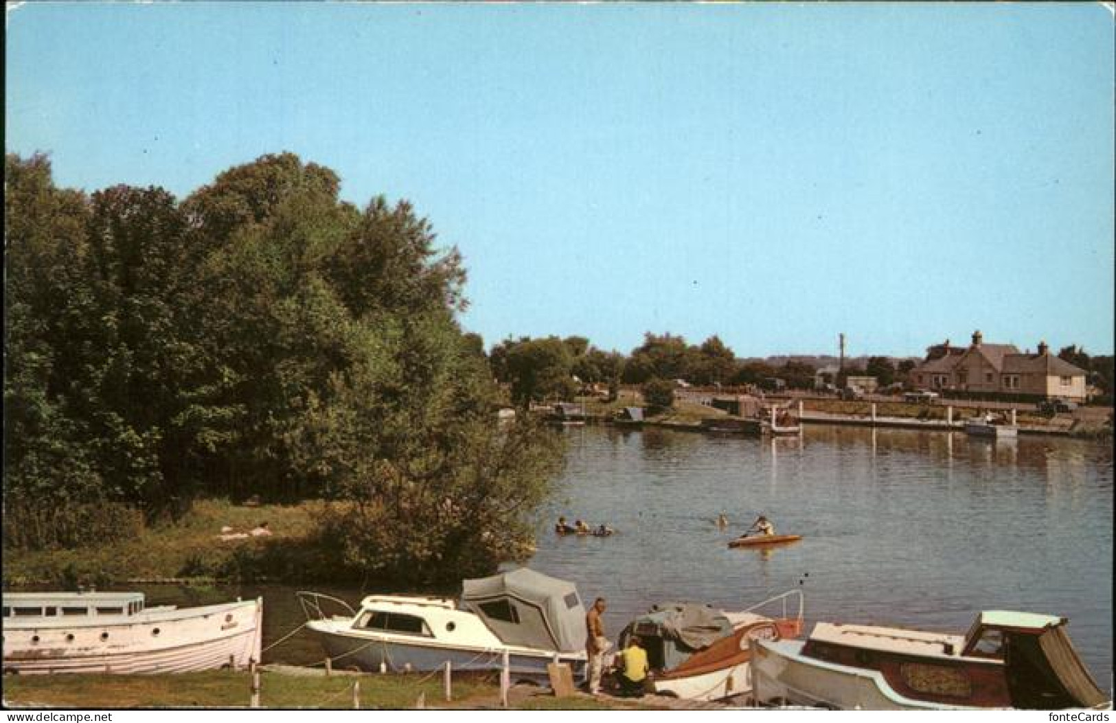 11249650 Chertsey Meads Thames Motorboote Runnymede - Surrey