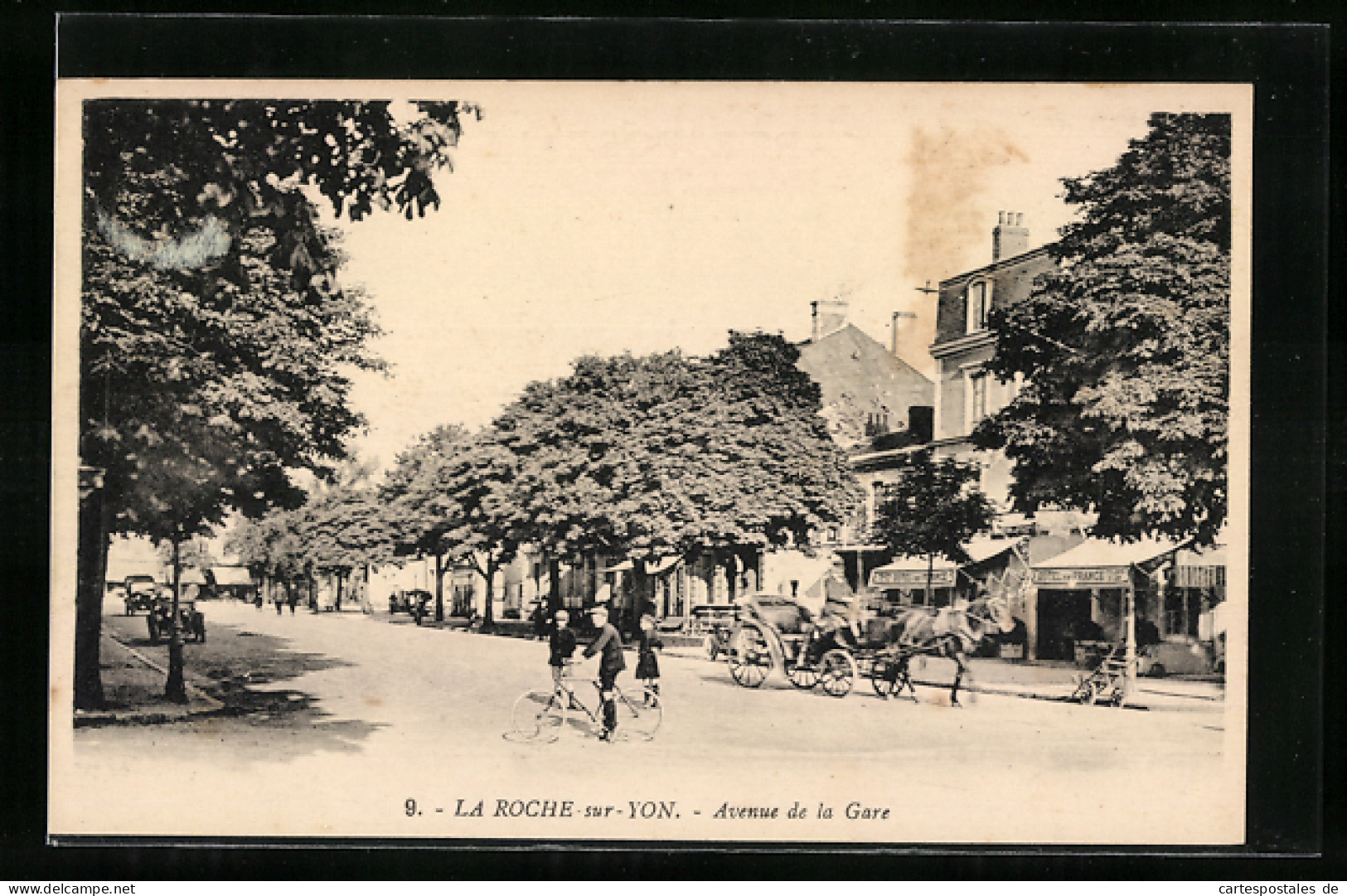 CPA La Roche-sur-Yon, Avenue De La Gare  - La Roche Sur Yon