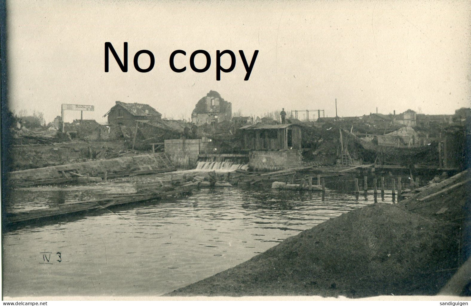 CARTE PHOTO ALLEMANDE - LES USINES DETRUITES PRES DU CANAL A CHAUNY PRES DE TERGNIER AISNE GUERRE 1914 1918 - Guerre 1914-18