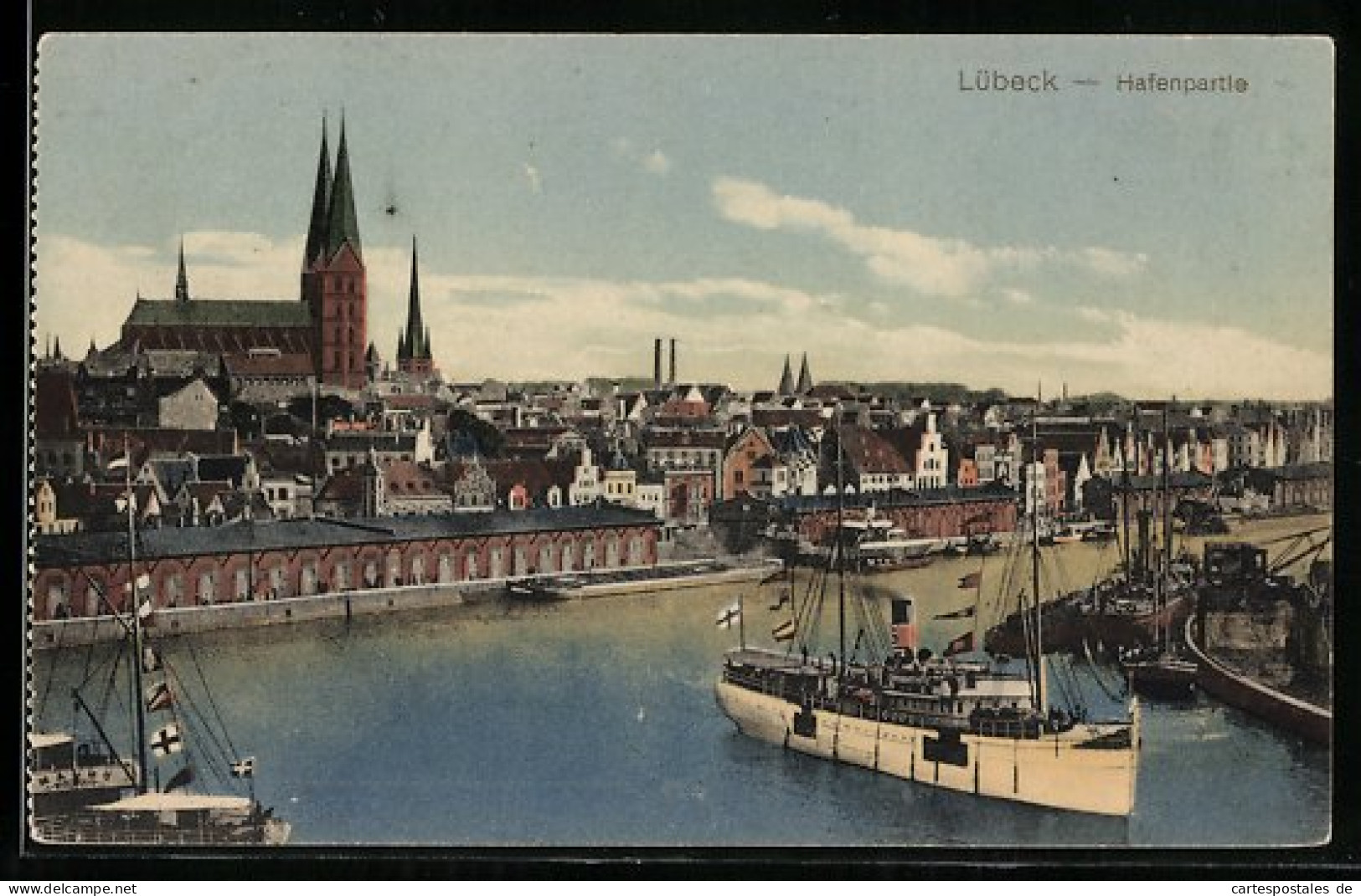 AK Lübeck, Hafenpartie Mit Kirche Und Dampfer  - Other & Unclassified