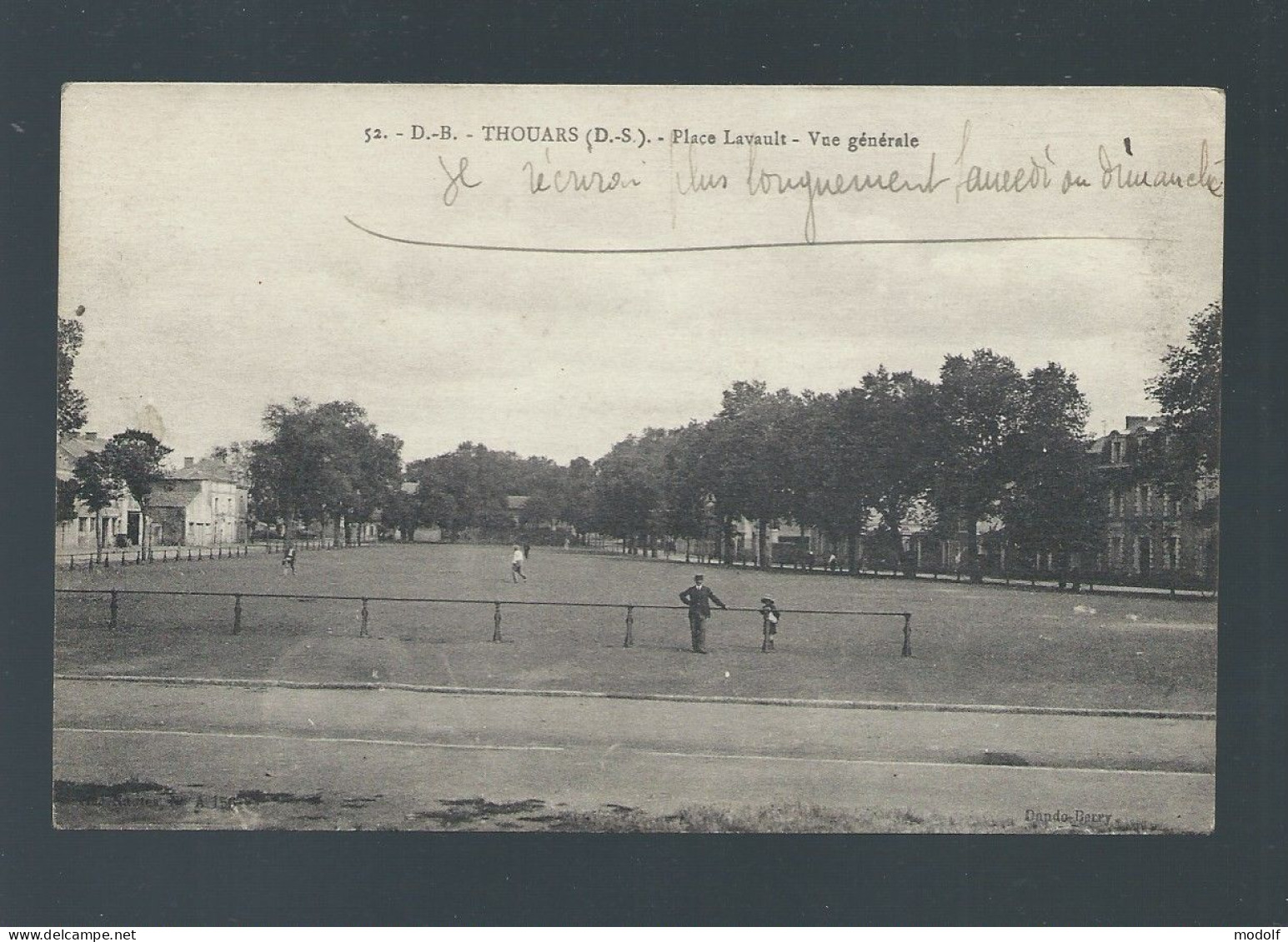 CPA - 79 - Thouars - Place Lavault - Vue Générale - Animée - Circulée En 1928 - Thouars