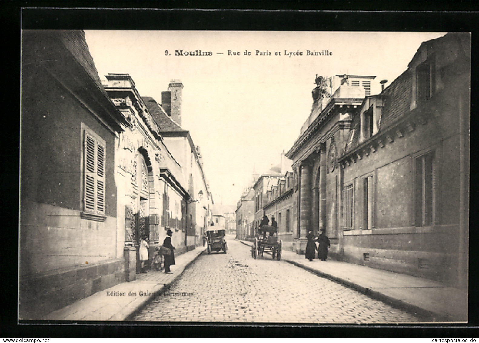 CPA Moulins, Rue De Paris Et Lycée Banville  - Moulins