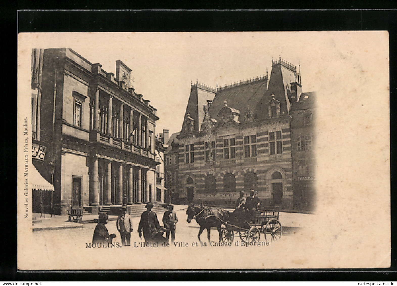 CPA Moulins, L`Hôtel De Ville Et La Caisse D`Épargne  - Moulins