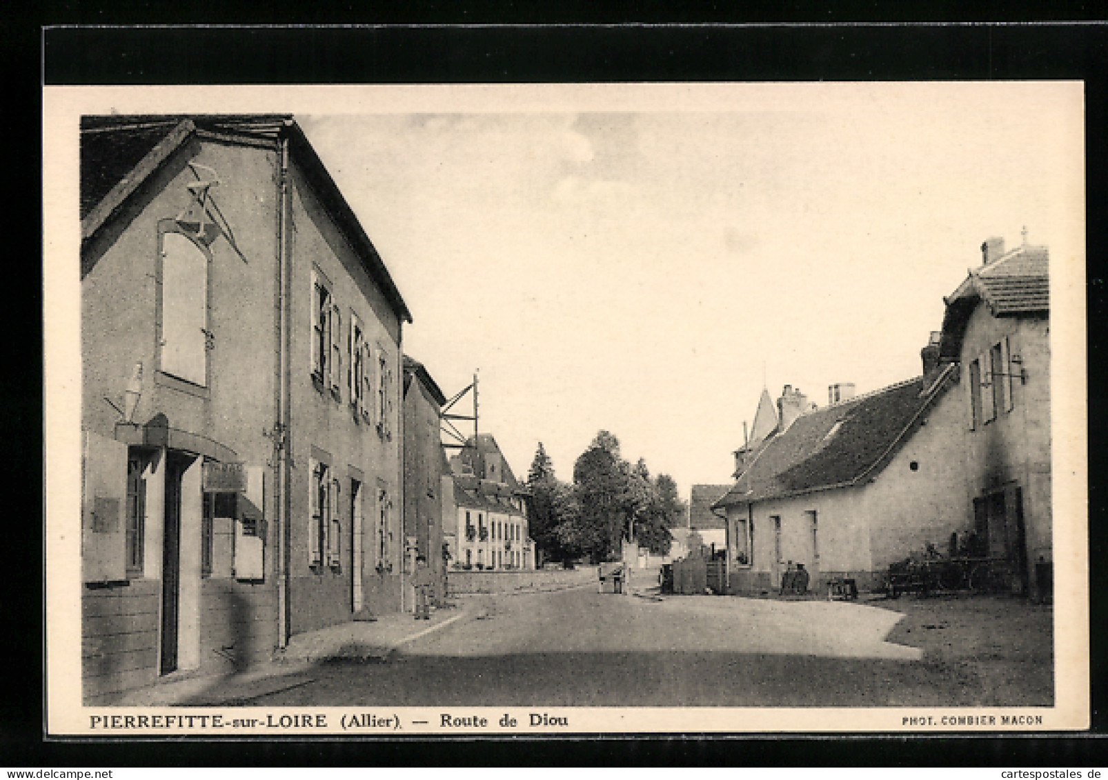 CPA Pierrefitte-sur-Loire, Route De Diou  - Autres & Non Classés