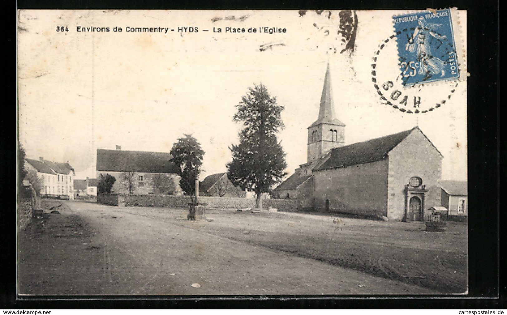 CPA Hyds, La Place De L`Eglise  - Autres & Non Classés