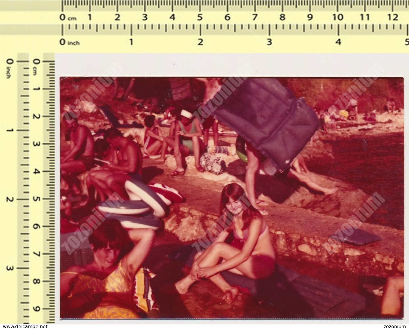 REAL PHOTO Girl On Beach Scene,Woman With Hairy Armpit  Plage Fillette, Old Snapshot - Personnes Anonymes