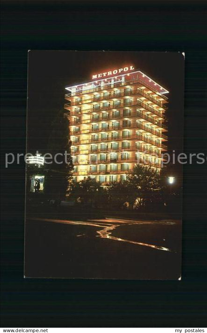 72597760 Slatni Pjassazi Hotel Metropol Bei Nacht Warna Bulgarien - Bulgaria