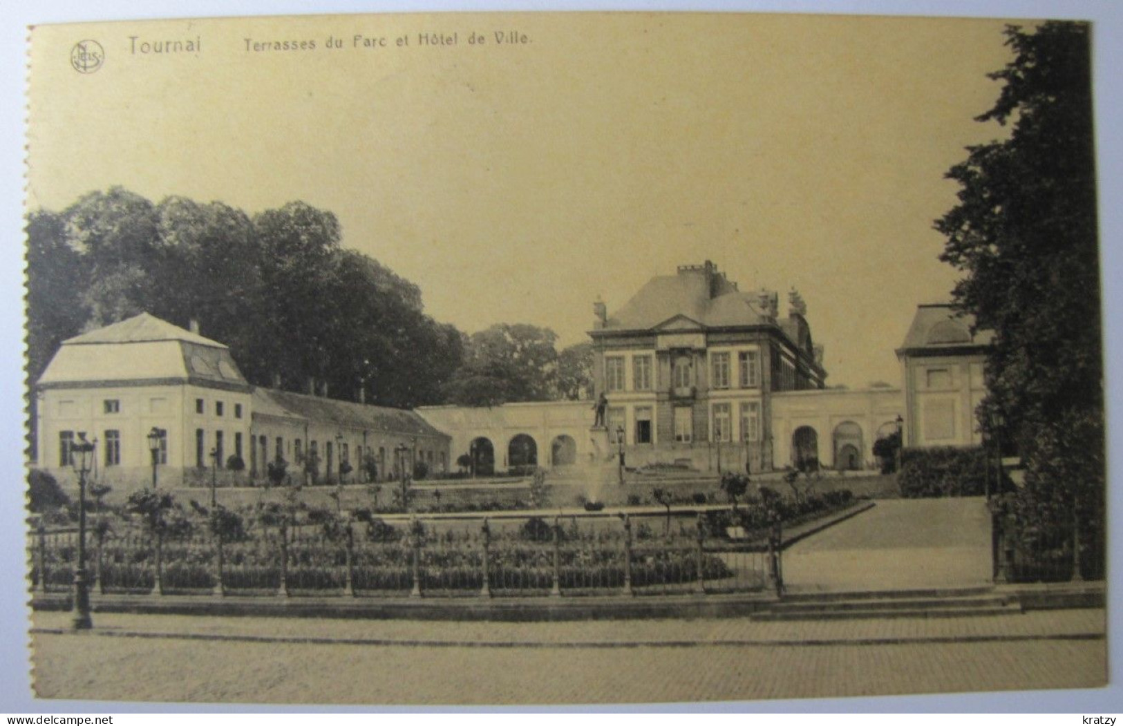 BELGIQUE - HAINAUT - TOURNAI - Terrasses Du Parc Et Hôtel De Ville - Tournai